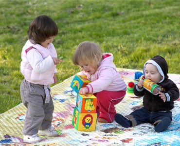 Как пошить развивающий коврик для ребенка?