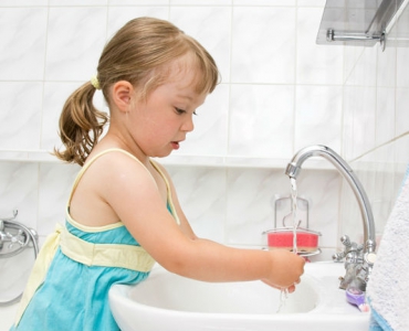 Приучайте детей мыть руки!