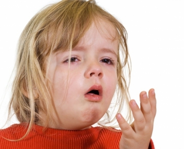 Чем может быть вызван кашель у ребенка, и что с этим делать?